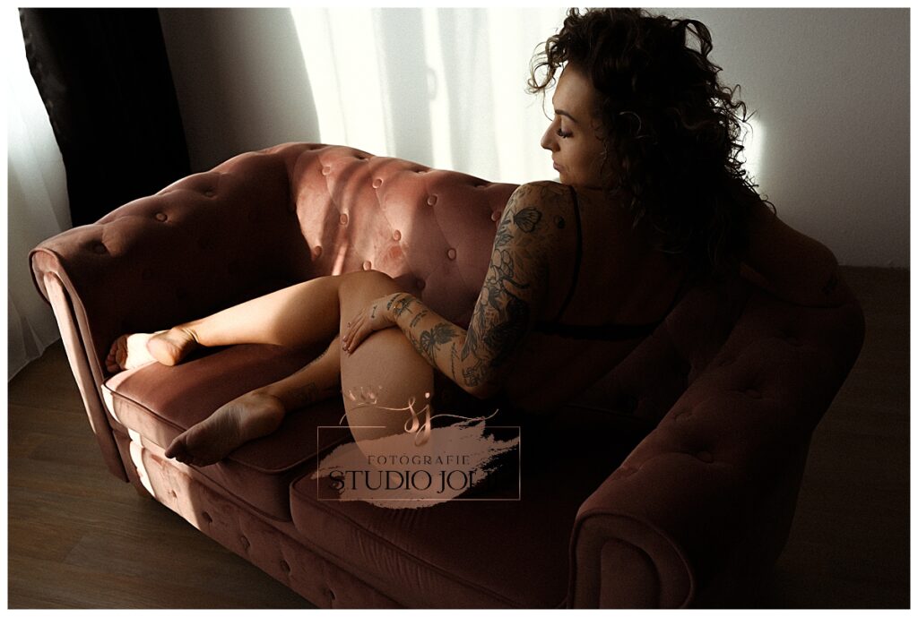 Boudoir Fotoshoot: Verbluffende Sensualiteit in de Stijl van 50 Shades