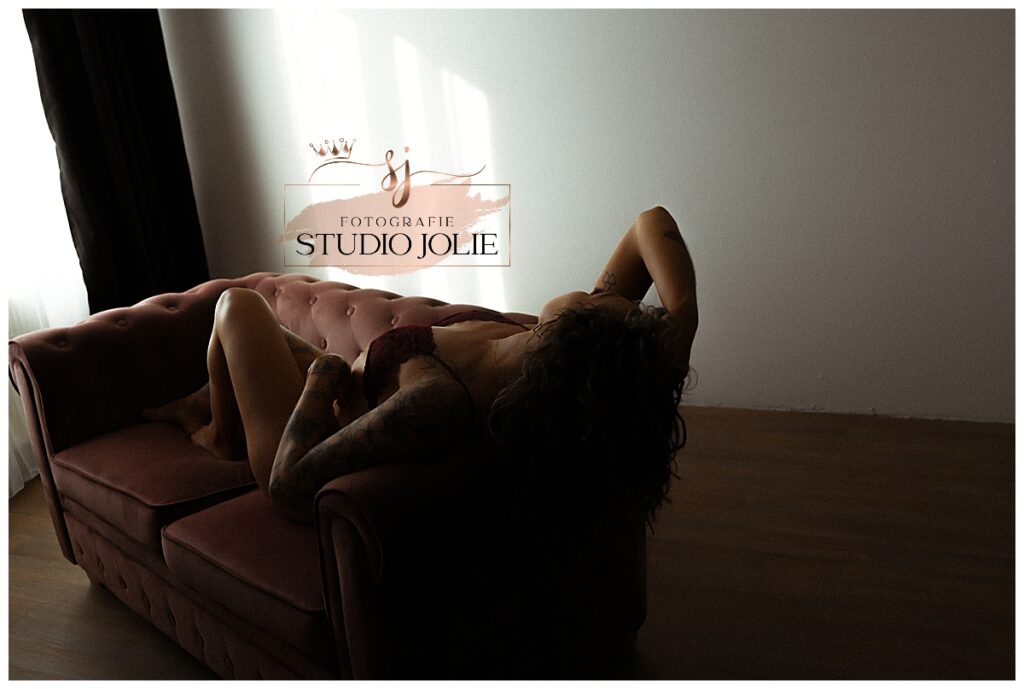 Boudoir Fotoshoot: Verbluffende Sensualiteit in de Stijl van 50 Shades